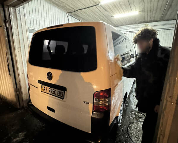 Белый Фольксваген Transporter, объемом двигателя 2 л и пробегом 239 тыс. км за 13900 $, фото 4 на Automoto.ua