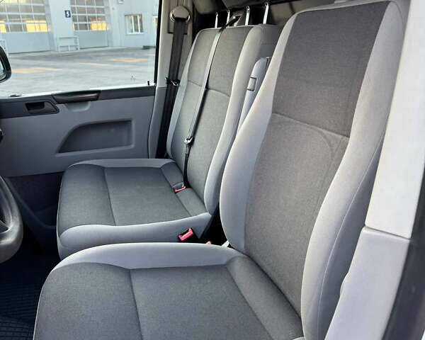 Білий Фольксваген Transporter, об'ємом двигуна 1.97 л та пробігом 317 тис. км за 13000 $, фото 14 на Automoto.ua