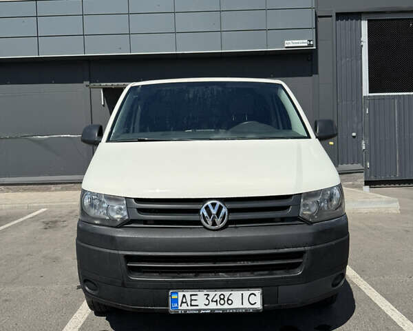 Білий Фольксваген Transporter, об'ємом двигуна 1.97 л та пробігом 200 тис. км за 11500 $, фото 1 на Automoto.ua