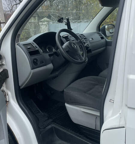 Белый Фольксваген Transporter, объемом двигателя 1.97 л и пробегом 371 тыс. км за 9800 $, фото 5 на Automoto.ua