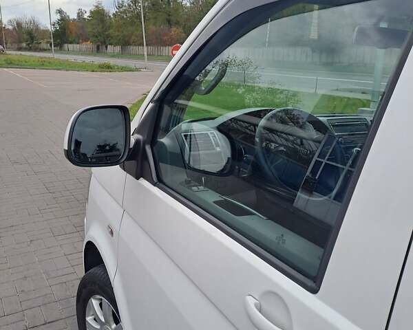 Білий Фольксваген Transporter, об'ємом двигуна 2 л та пробігом 260 тис. км за 15300 $, фото 10 на Automoto.ua