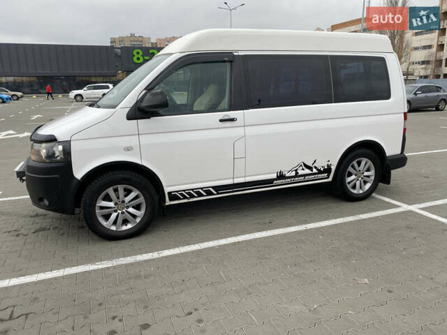 Белый Фольксваген Transporter, объемом двигателя 2 л и пробегом 330 тыс. км за 21900 $, фото 2 на Automoto.ua