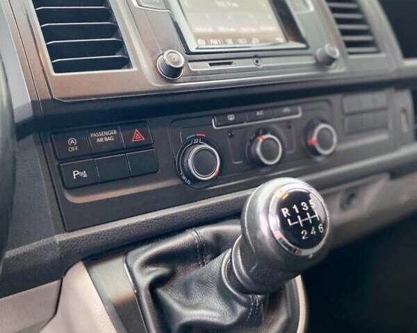 Белый Фольксваген Transporter, объемом двигателя 2 л и пробегом 340 тыс. км за 15300 $, фото 4 на Automoto.ua