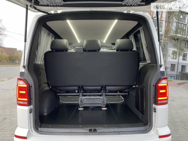 Білий Фольксваген Transporter, об'ємом двигуна 2 л та пробігом 285 тис. км за 22500 $, фото 5 на Automoto.ua