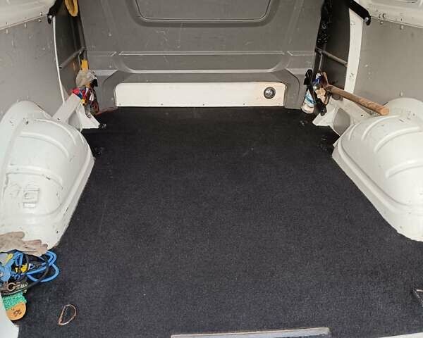 Білий Фольксваген Transporter, об'ємом двигуна 1.97 л та пробігом 260 тис. км за 21500 $, фото 21 на Automoto.ua