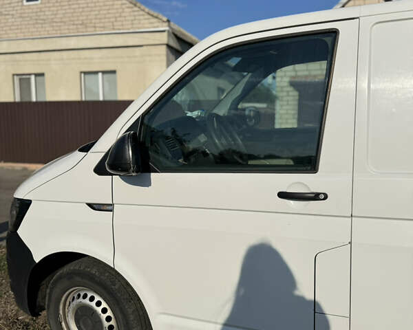 Белый Фольксваген Transporter, объемом двигателя 1.97 л и пробегом 340 тыс. км за 15000 $, фото 10 на Automoto.ua