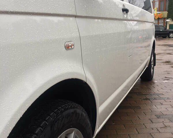 Белый Фольксваген Transporter, объемом двигателя 1.97 л и пробегом 338 тыс. км за 21999 $, фото 2 на Automoto.ua