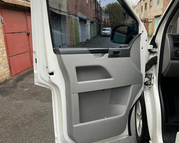 Білий Фольксваген Transporter, об'ємом двигуна 2 л та пробігом 276 тис. км за 16900 $, фото 15 на Automoto.ua