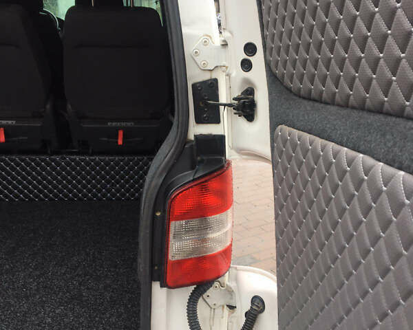 Белый Фольксваген Transporter, объемом двигателя 1.97 л и пробегом 338 тыс. км за 21999 $, фото 52 на Automoto.ua