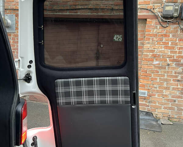 Білий Фольксваген Transporter, об'ємом двигуна 2 л та пробігом 276 тис. км за 16900 $, фото 26 на Automoto.ua