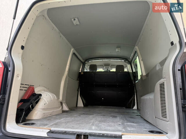 Белый Фольксваген Transporter, объемом двигателя 2 л и пробегом 220 тыс. км за 22500 $, фото 25 на Automoto.ua