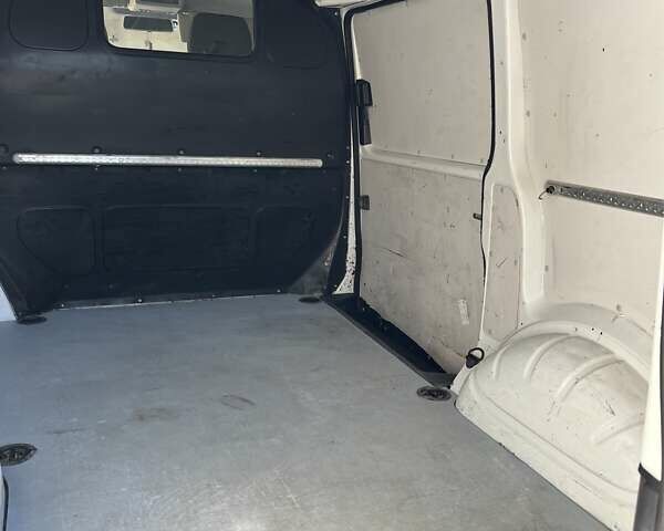 Белый Фольксваген Transporter, объемом двигателя 1.97 л и пробегом 408 тыс. км за 12900 $, фото 6 на Automoto.ua