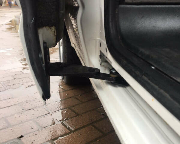 Белый Фольксваген Transporter, объемом двигателя 1.97 л и пробегом 338 тыс. км за 21999 $, фото 25 на Automoto.ua