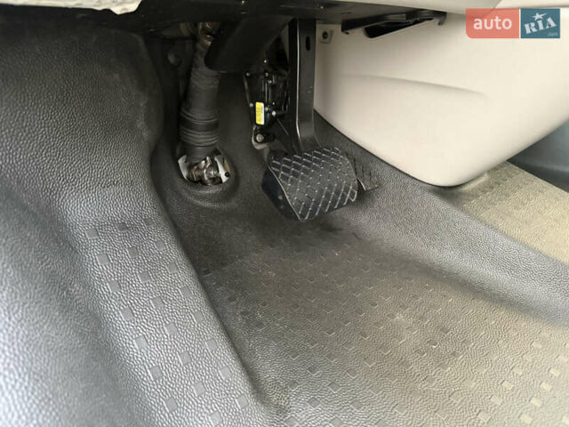 Белый Фольксваген Transporter, объемом двигателя 2 л и пробегом 220 тыс. км за 22500 $, фото 33 на Automoto.ua