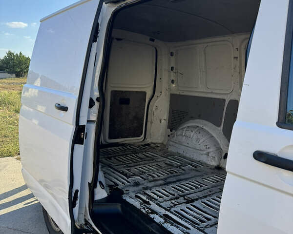Белый Фольксваген Transporter, объемом двигателя 1.97 л и пробегом 340 тыс. км за 15000 $, фото 2 на Automoto.ua