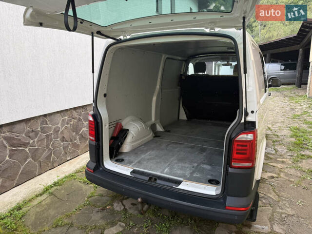 Белый Фольксваген Transporter, объемом двигателя 2 л и пробегом 220 тыс. км за 22500 $, фото 23 на Automoto.ua