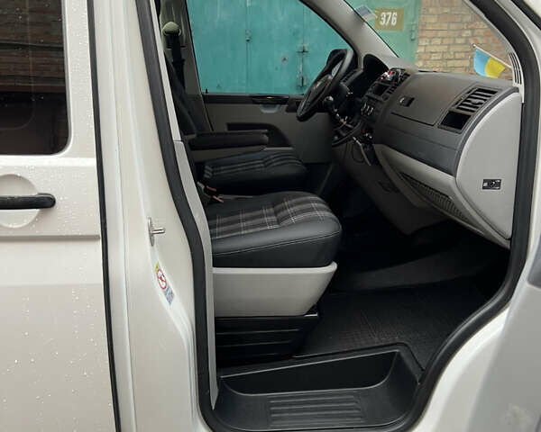 Білий Фольксваген Transporter, об'ємом двигуна 2 л та пробігом 276 тис. км за 16900 $, фото 20 на Automoto.ua