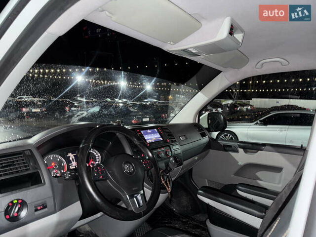 Белый Фольксваген Transporter, объемом двигателя 1.97 л и пробегом 159 тыс. км за 20000 $, фото 6 на Automoto.ua