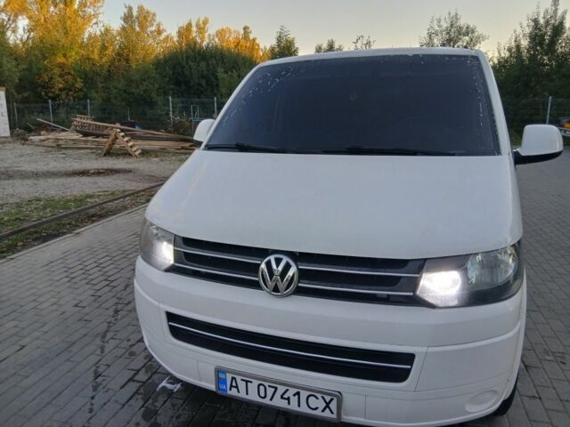 Белый Фольксваген Transporter, объемом двигателя 2 л и пробегом 250 тыс. км за 18500 $, фото 1 на Automoto.ua