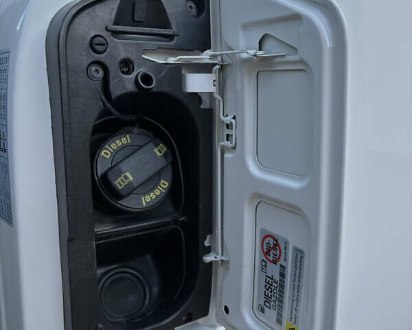 Белый Фольксваген Transporter, объемом двигателя 2 л и пробегом 277 тыс. км за 16100 $, фото 8 на Automoto.ua