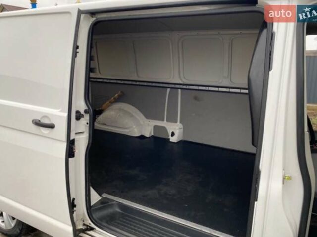 Белый Фольксваген Transporter, объемом двигателя 2 л и пробегом 340 тыс. км за 15300 $, фото 10 на Automoto.ua