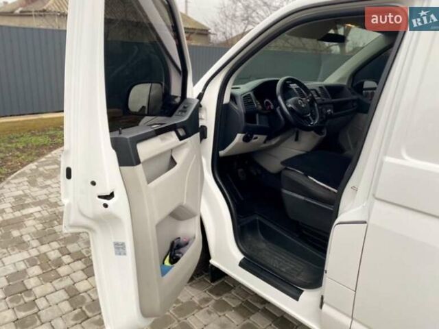 Белый Фольксваген Transporter, объемом двигателя 2 л и пробегом 340 тыс. км за 15300 $, фото 3 на Automoto.ua