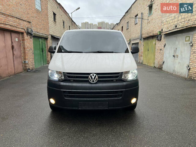 Білий Фольксваген Transporter, об'ємом двигуна 2 л та пробігом 276 тис. км за 16900 $, фото 1 на Automoto.ua