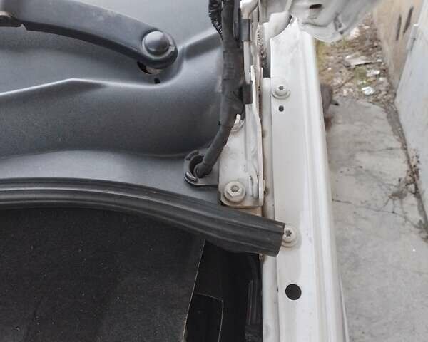 Белый Фольксваген Transporter, объемом двигателя 2 л и пробегом 269 тыс. км за 20500 $, фото 3 на Automoto.ua