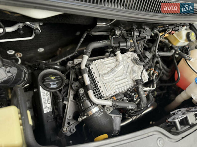 Белый Фольксваген Transporter, объемом двигателя 2 л и пробегом 220 тыс. км за 22500 $, фото 29 на Automoto.ua