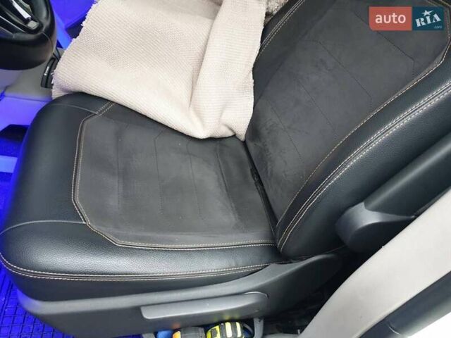 Белый Фольксваген Transporter, объемом двигателя 2 л и пробегом 269 тыс. км за 20500 $, фото 17 на Automoto.ua