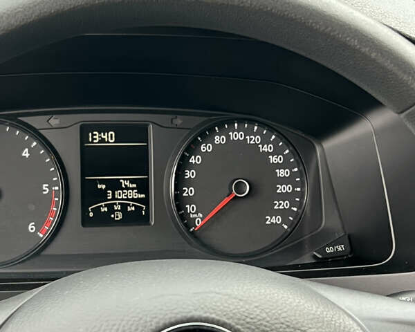 Белый Фольксваген Transporter, объемом двигателя 2 л и пробегом 310 тыс. км за 15900 $, фото 12 на Automoto.ua
