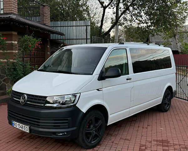 Белый Фольксваген Transporter, объемом двигателя 2 л и пробегом 205 тыс. км за 17000 $, фото 1 на Automoto.ua