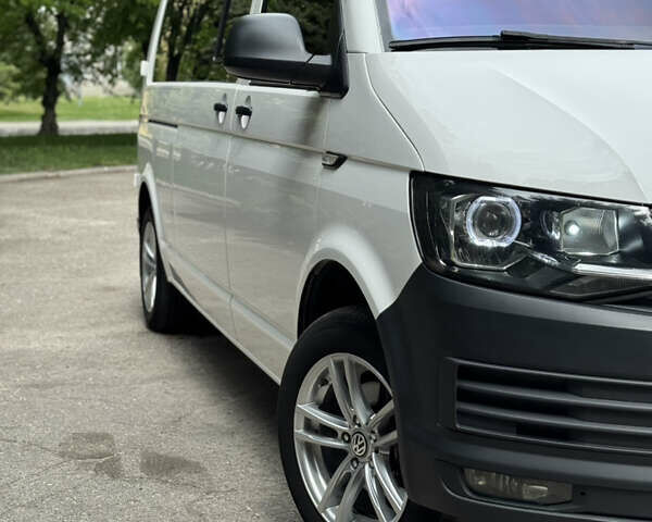 Белый Фольксваген Transporter, объемом двигателя 2 л и пробегом 138 тыс. км за 27000 $, фото 11 на Automoto.ua