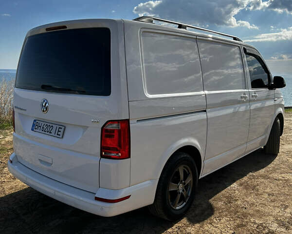 Белый Фольксваген Transporter, объемом двигателя 1.97 л и пробегом 311 тыс. км за 16000 $, фото 5 на Automoto.ua