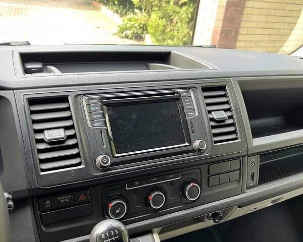 Білий Фольксваген Transporter, об'ємом двигуна 2 л та пробігом 295 тис. км за 15500 $, фото 6 на Automoto.ua