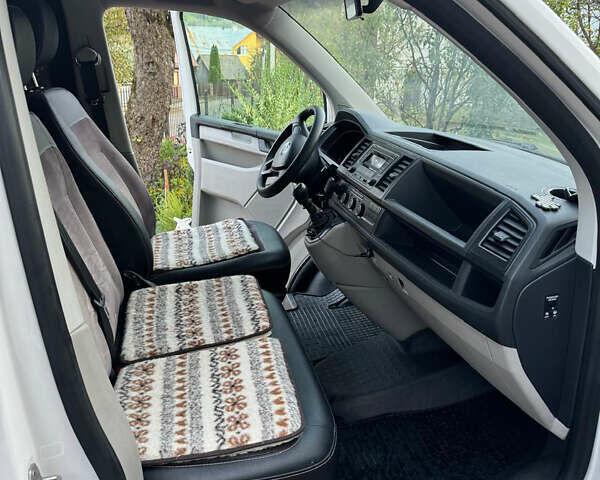 Белый Фольксваген Transporter, объемом двигателя 2 л и пробегом 205 тыс. км за 17000 $, фото 5 на Automoto.ua