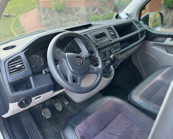 Белый Фольксваген Transporter, объемом двигателя 2 л и пробегом 205 тыс. км за 17000 $, фото 6 на Automoto.ua