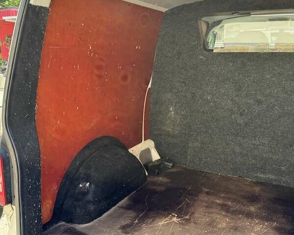 Белый Фольксваген Transporter, объемом двигателя 2 л и пробегом 271 тыс. км за 18000 $, фото 6 на Automoto.ua