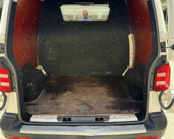 Белый Фольксваген Transporter, объемом двигателя 2 л и пробегом 271 тыс. км за 18000 $, фото 7 на Automoto.ua