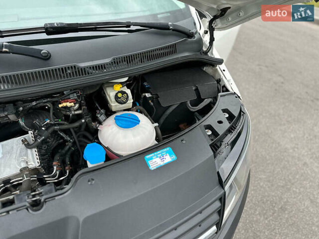 Белый Фольксваген Transporter, объемом двигателя 2 л и пробегом 264 тыс. км за 17990 $, фото 25 на Automoto.ua