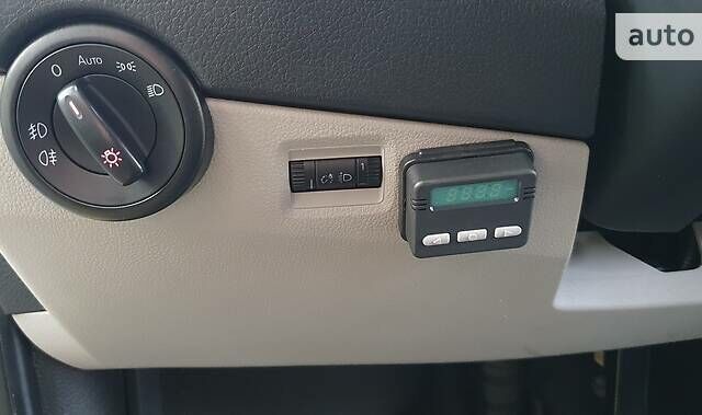 Белый Фольксваген Transporter, объемом двигателя 2 л и пробегом 270 тыс. км за 23100 $, фото 60 на Automoto.ua