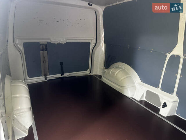 Белый Фольксваген Transporter, объемом двигателя 2 л и пробегом 264 тыс. км за 15900 $, фото 48 на Automoto.ua