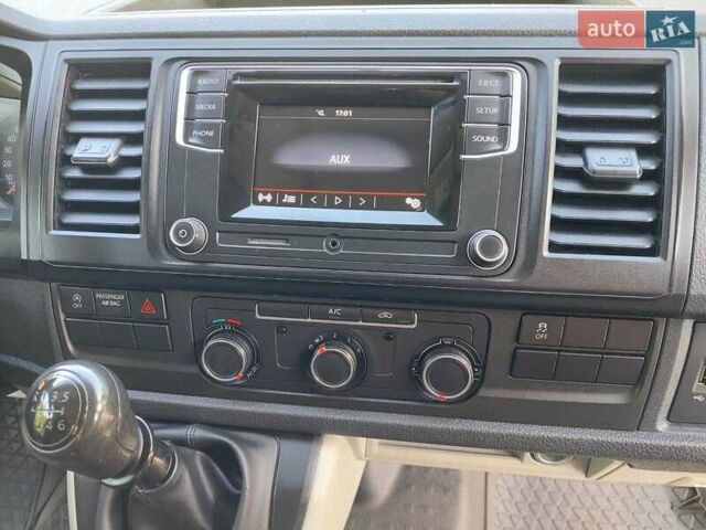 Белый Фольксваген Transporter, объемом двигателя 2 л и пробегом 126 тыс. км за 18999 $, фото 14 на Automoto.ua