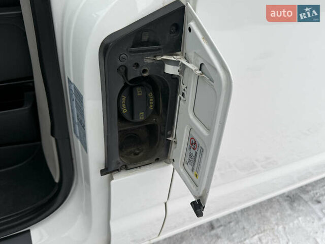 Білий Фольксваген Transporter, об'ємом двигуна 1.97 л та пробігом 237 тис. км за 22900 $, фото 17 на Automoto.ua
