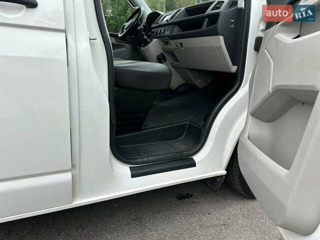 Белый Фольксваген Transporter, объемом двигателя 2 л и пробегом 264 тыс. км за 17990 $, фото 14 на Automoto.ua