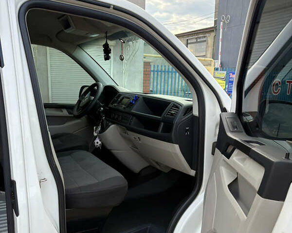 Білий Фольксваген Transporter, об'ємом двигуна 2 л та пробігом 305 тис. км за 15999 $, фото 16 на Automoto.ua