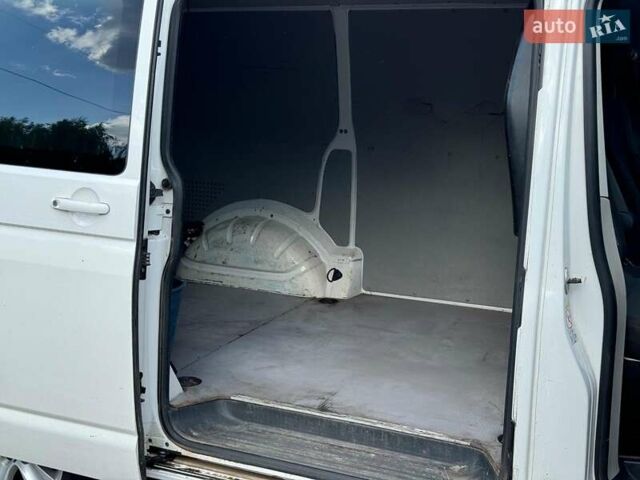 Белый Фольксваген Transporter, объемом двигателя 2 л и пробегом 230 тыс. км за 17340 $, фото 17 на Automoto.ua