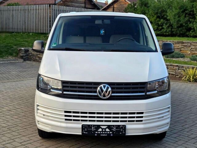 Белый Фольксваген Transporter, объемом двигателя 2 л и пробегом 300 тыс. км за 12800 $, фото 1 на Automoto.ua