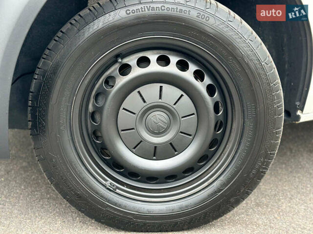 Белый Фольксваген Transporter, объемом двигателя 2 л и пробегом 264 тыс. км за 17990 $, фото 3 на Automoto.ua