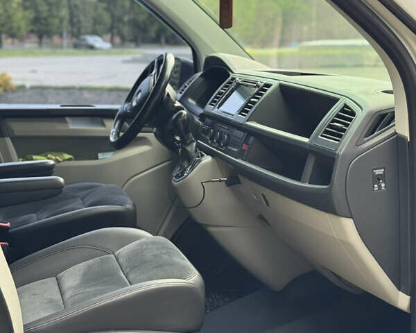 Белый Фольксваген Transporter, объемом двигателя 2 л и пробегом 138 тыс. км за 27000 $, фото 14 на Automoto.ua